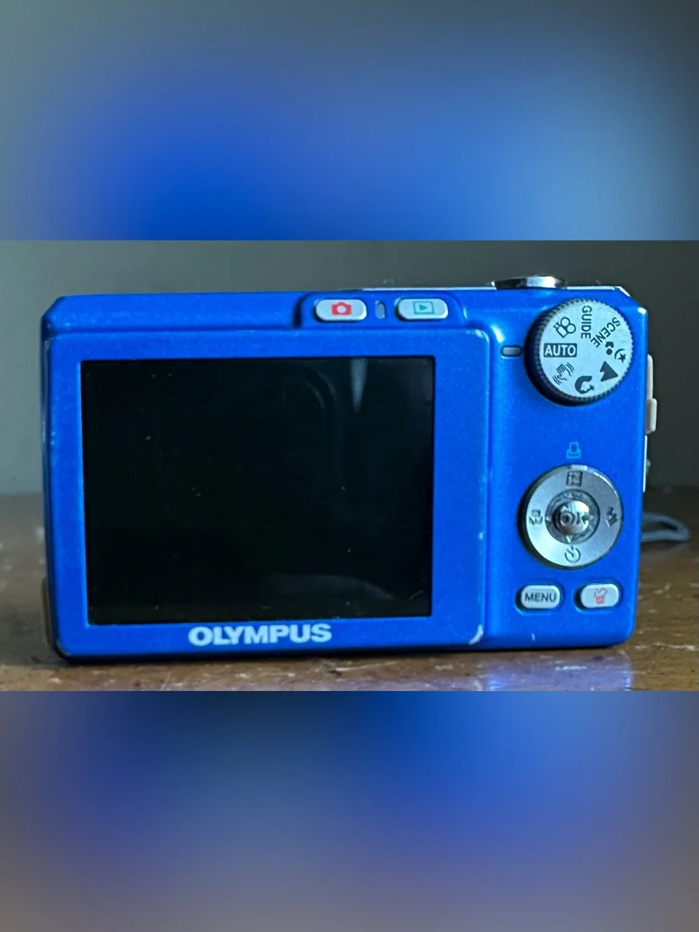 Olympus FE-220 Compact 7.1MP 3x Optical Zoom Point & Shoot Digital Camera Blue